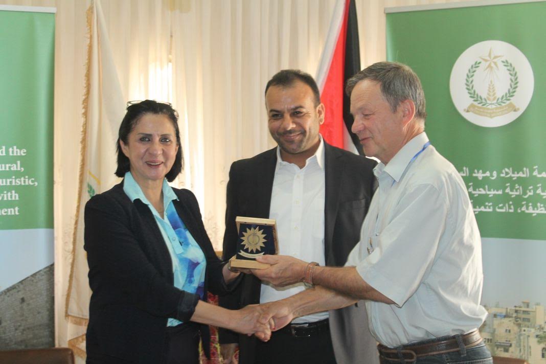 بيت لحم تستقبل وفد الملتقى الثقافي التربوي السابع بيت لحم تستقبل وفد الملتقى الثقافي التربوي السابع