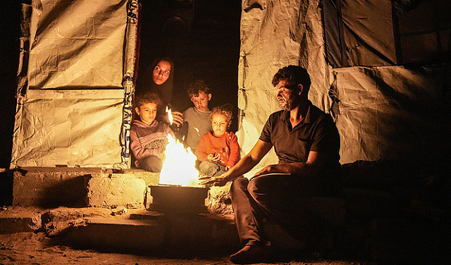 الاحتلال يواصل خروقاته بغزة: عمليّات نسف بخانيونس وإسرائيل تستلم جثّة أحد أسراها