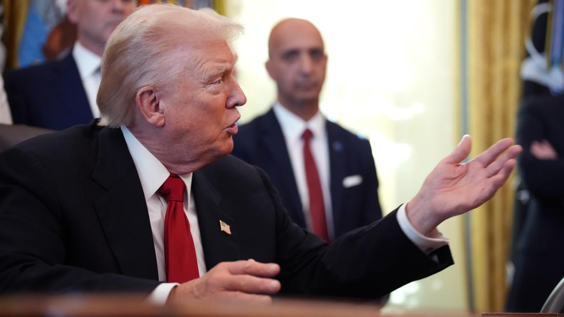 ترامب يعتزم دفع 2000 دولار لكل أميركي من عائدات الرسوم الجمركية