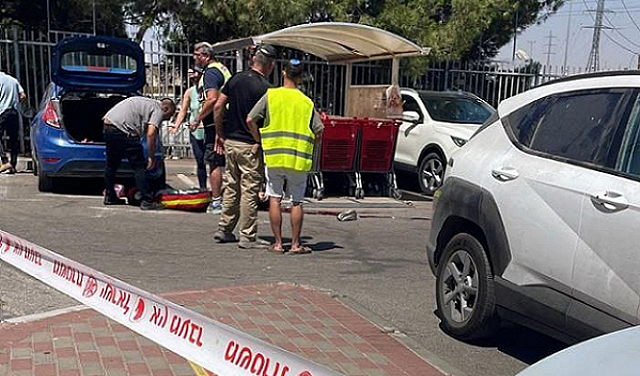 عملية دهس وطعن عند "غوش عتصيون" جنوبي الضفة: "تحييد" 3 فلسطينيين وإصابة 4 إسرائيليين