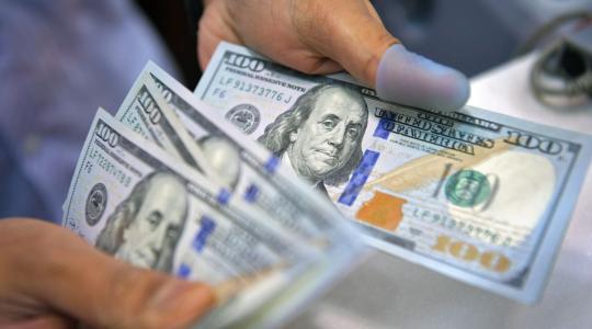 بعد الارتفاع.. انخفاض ملحوظ على سعر الدولار مقابل الشيكل اليوم الخميس