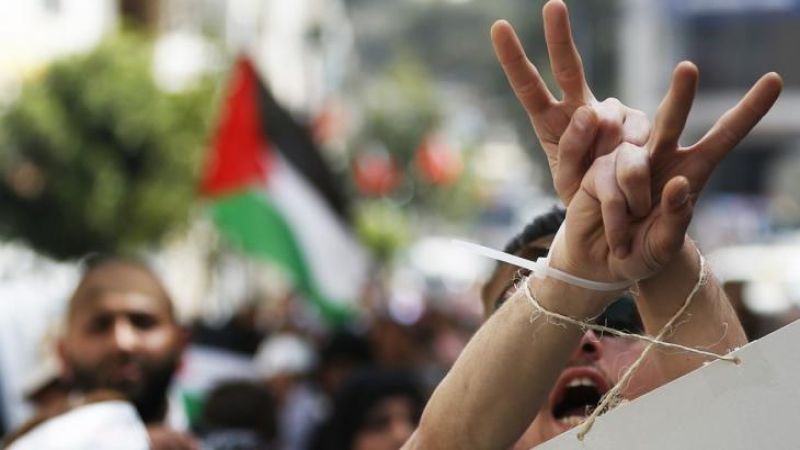المعتقلون الإداريون في "عوفر" يواصلون خطواتهم النضالية
