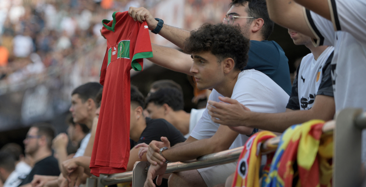 ظهر مرتدياً قميصه بين الأنقاض.. ريال مدريد يتبنى طفلاً مغربياً فقد عائلته في الزلزال