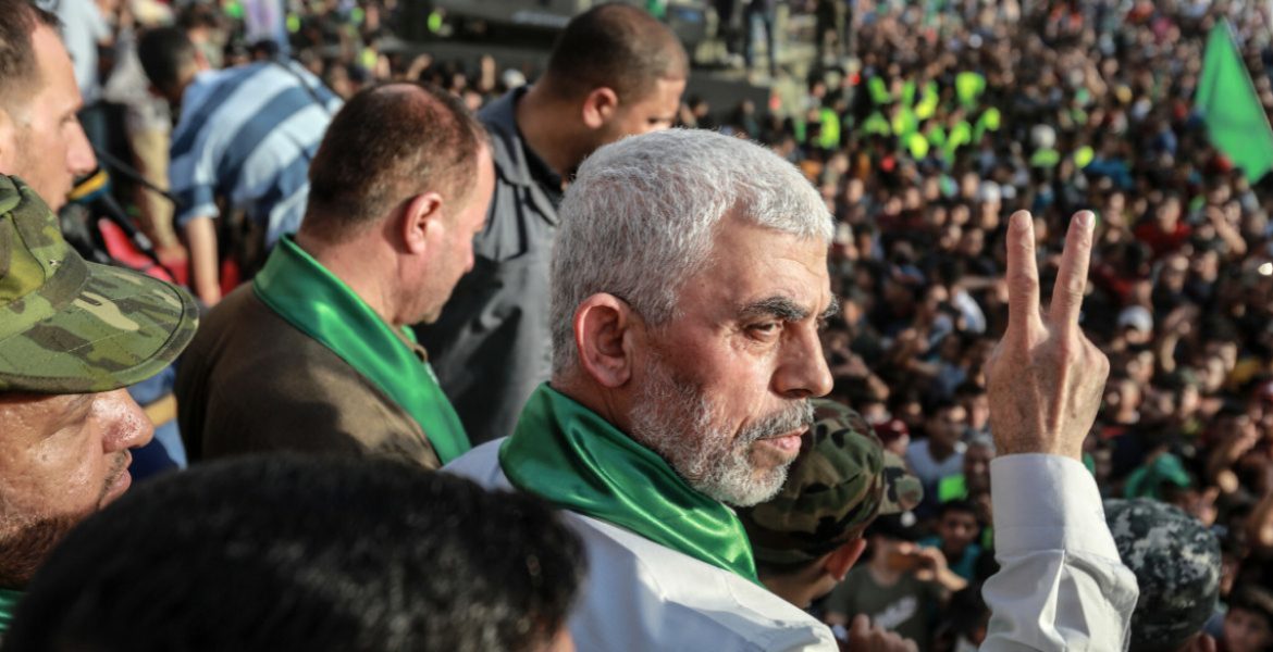 السنوار يهنئ تبون بفوزه بانتخابات الرئاسة الجزائرية.. أرسل رسالة هي الأولى منذ انتخابه زعيماً لـ”حماس”