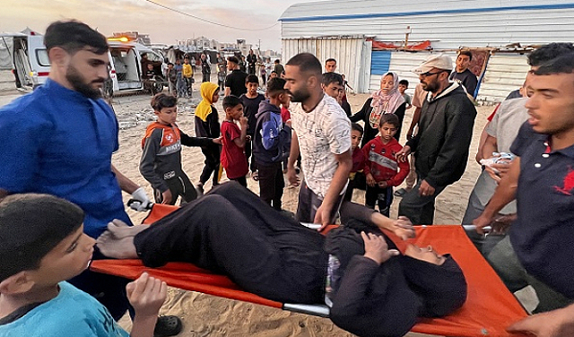 ناجون من مجزرة مركز "أونروا": أشلاء الأطفال تناثرت ونساء تهشمت رؤوسهن