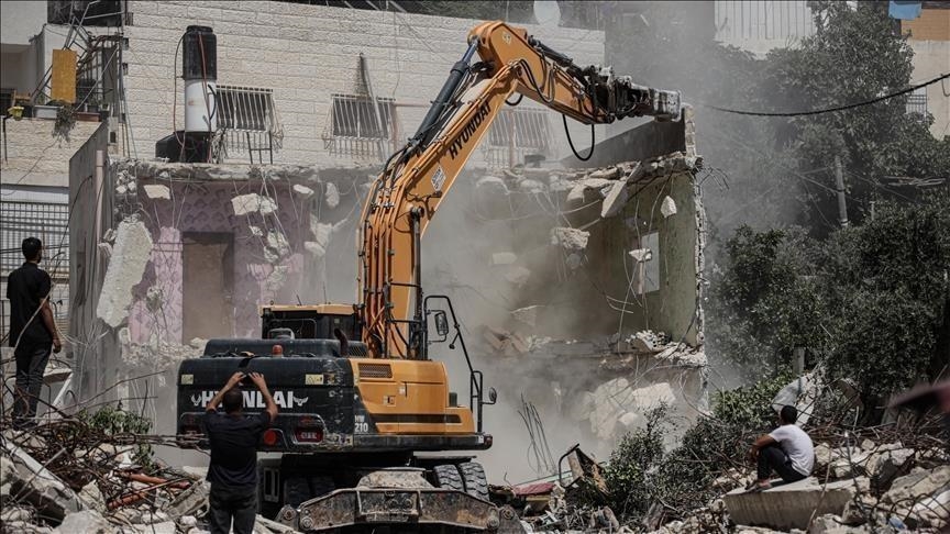 الجيش الإسرائيلي يهدم 5 منازل فلسطينية جنوب الضفة الغربية