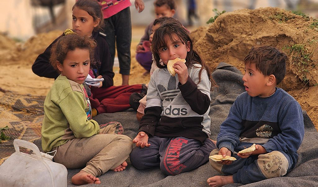 غزة: شهداء وجرحى الجمعة مع تواصل القصف والخروقات الإسرائيلية