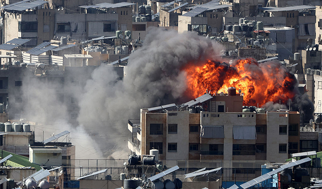 غارات على بيروت وإصابات بهجوم لحزب الله استهدف منطقة تل أبيب