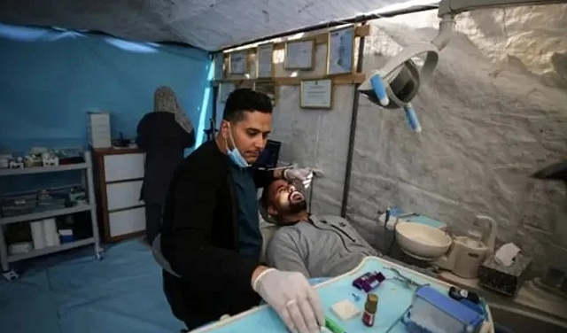 مركز حقوقي: منع إدخال المستلزمات الطبية يفاقم انهيار القطاع الصحي في غزة