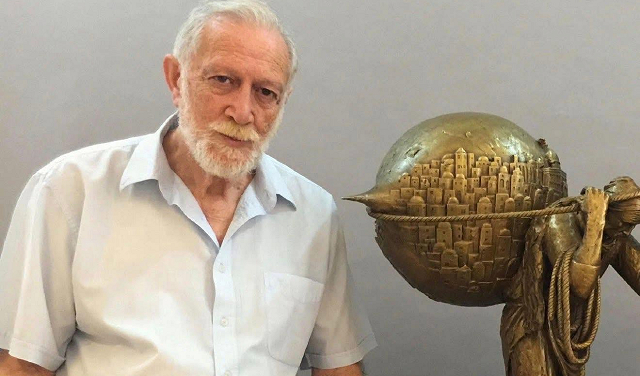الموت يغيّب الفنان الفلسطيني الكبير سليمان منصور صاحب أيقونة "جمل المحامل"