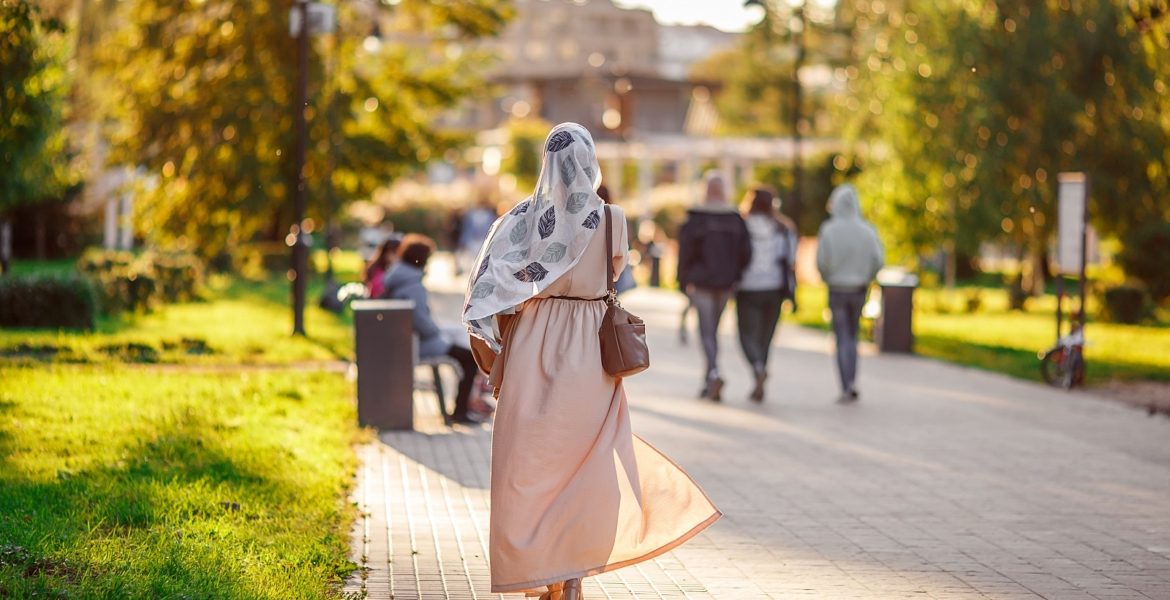 بسبب إجبار سيدتين على خلع حجابهما.. نيويورك تدفع 17 مليون دولار تعويضاتٍ لتسوية دعوى قضائية