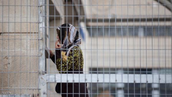 سلطات الاحتلال تفرج عن الأسيرة هدى أبو سنينة سلطات الاحتلال تفرج عن الأسيرة هدى أبو سنينة