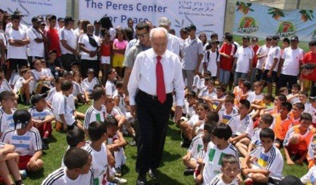 "أيتام الجرف الصامد" ضيوفٌ على قتلة آبائهم.. "مصدر عبري" أيتام الجرف الصامد