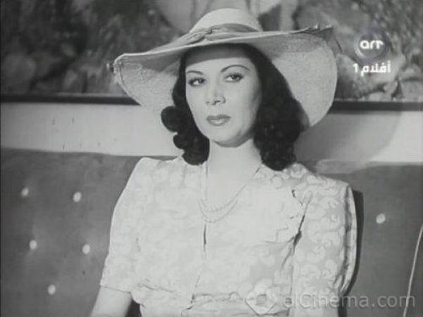 صورة الفنانة