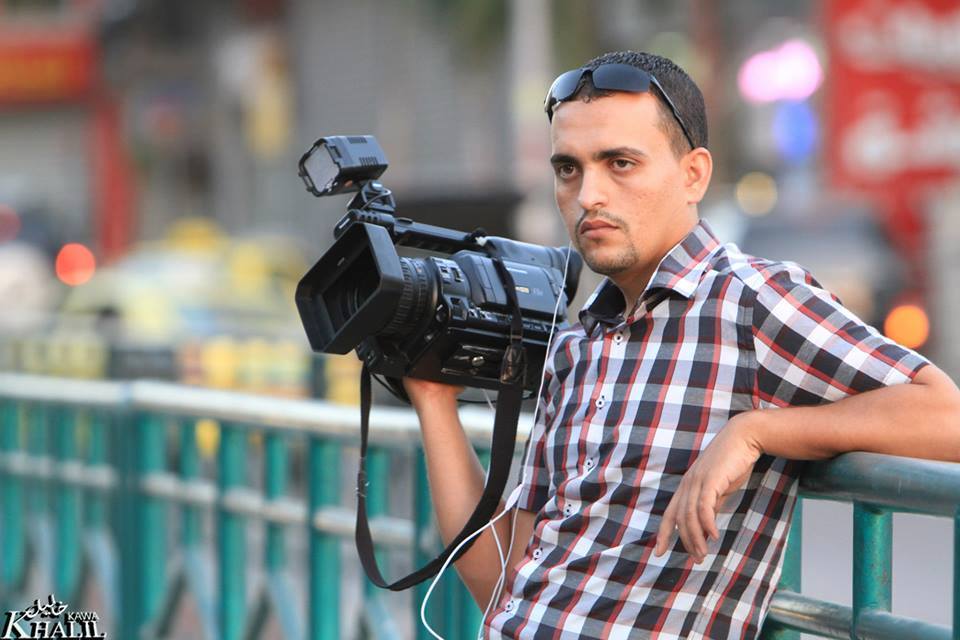 الصحفي عوض.. عريس مع وقف التنفيذ الصحفي عوض.. عريس مع وقف التنفيذ