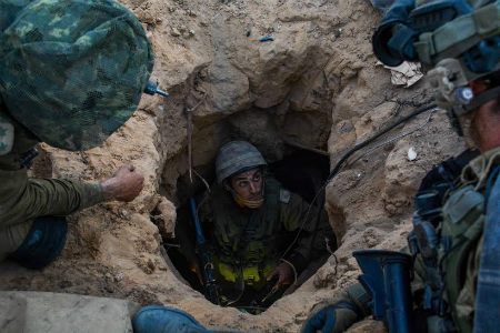 هوس الانفاق يتفوق على خوف اسرائيل من الكيماوي انفاق