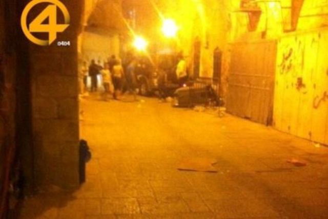 الاحتلال يزعم اعتقال منفذ عملية الطعن بالقدس الليلة الماضية عملية طعن
