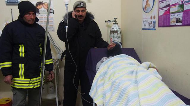 بالصور: مواطن من الخليل يصل المشفى "متجمداً"..جريمة جديدة للاحتلال الاحتلال
