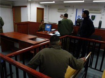 محاكم الاحتلال تمدد اعتقال (40) أسيراً وتفرض غرامات وكفالات على آخرين محاكم الاحتلال