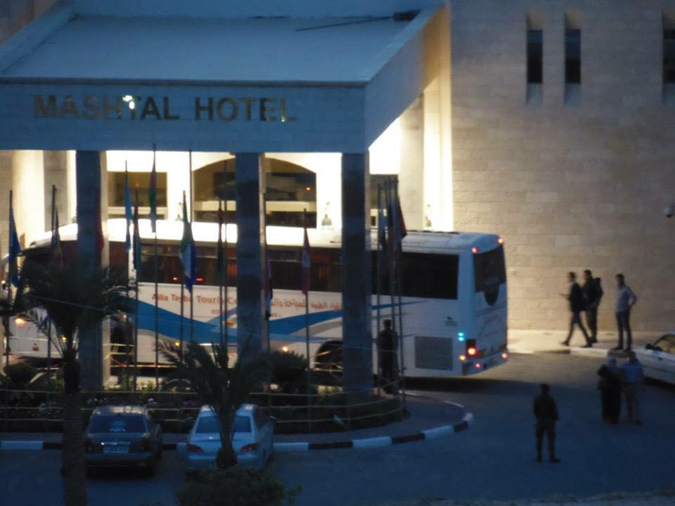 الوزراء يغادرون غزة والحمدالله يتشبّث بالأمل الوزراء يغادرون غزة والحمدالله يتشبّث بالأمل