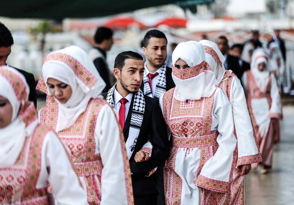 حفل زفاف لـ 400 من العرسان بغزة حفل زفاف لـ 400 من العرسان بغزة