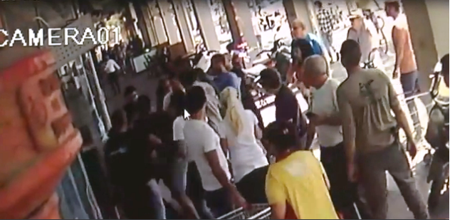 في تل أبيب.. نكّل به الجنود كونه "عربيّ مسلم" في تل أبيب.. نكّل به الجنود كونه "عربيّ مسلم"