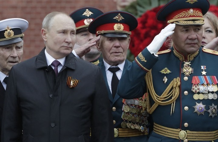 بوتين يعترف باستقلال "دونيتسك ولوغانسك".. وغضب أوروبي