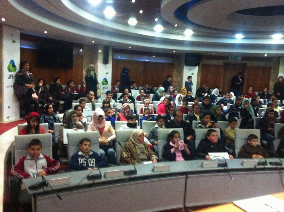 نور القدس تختتم حدثها العالمي لمبادرة ساعة برمجة بشراكة مع جوال نور القدس