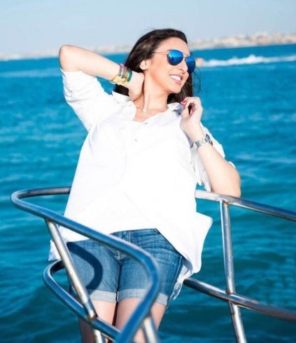 للمرة الأولى أنغام تثير الجدل بالشورت القصير! الفنانة أنغام