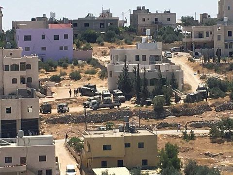 اعتقال والد منفذ عملية الطعن في بني نعيم اعتقال والد منفذ عملية الطعن في بني نعيم