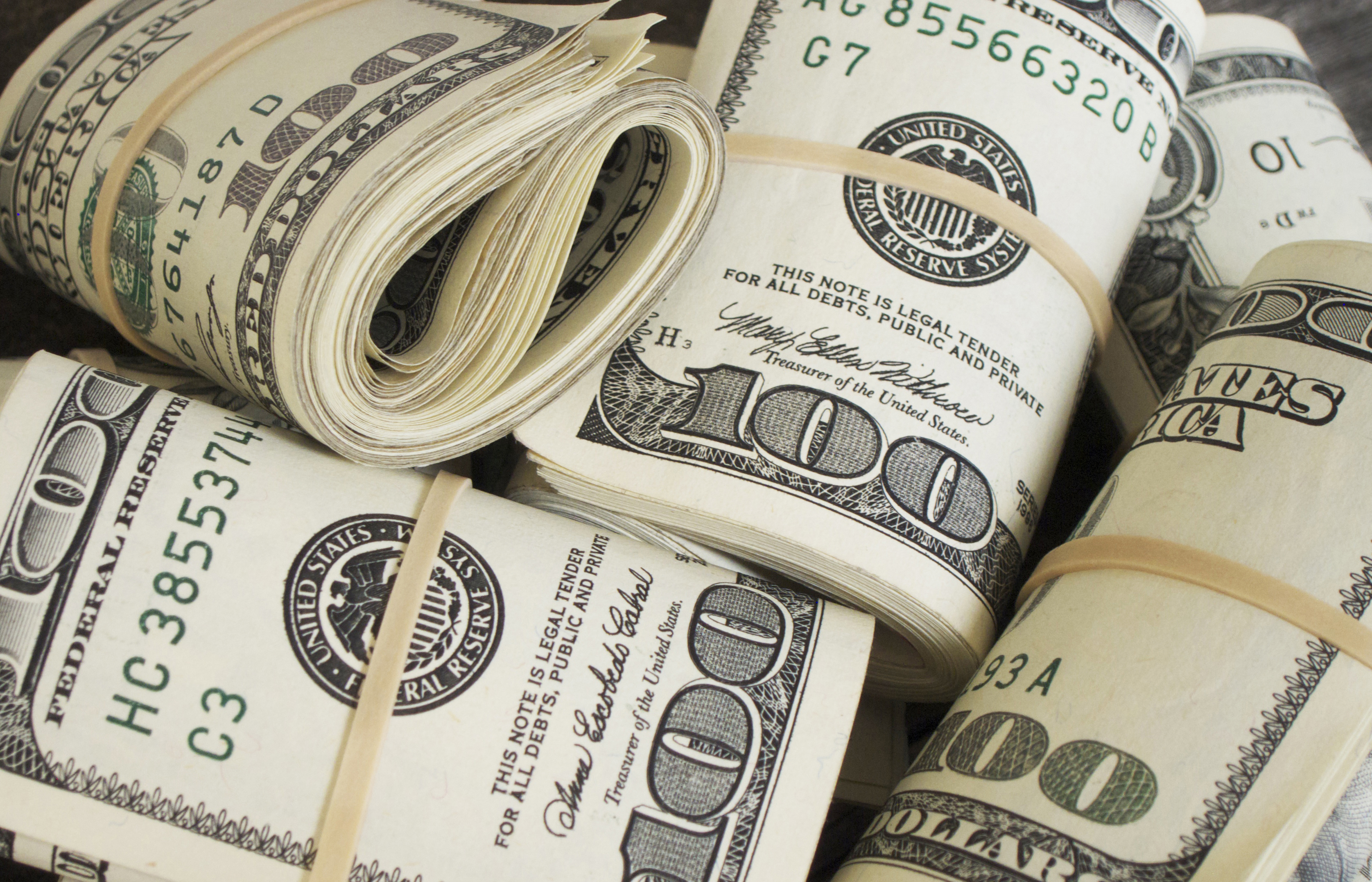 سرقة 250 ألف دولار من عاطل عن العمل سرقة 250 ألف دولار من عاطل عن العمل