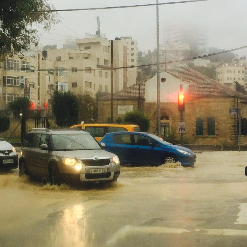 فلسطين "تغرق" بمياه الأمطار ! امطار غزيرة