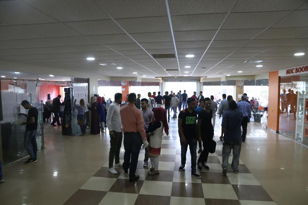بدء العام الدراسي في الكلية العصرية الجامعية