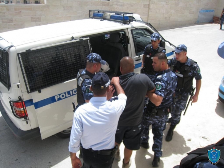 القبض على شخص بتهمة ازدراء الأديان في رام الله