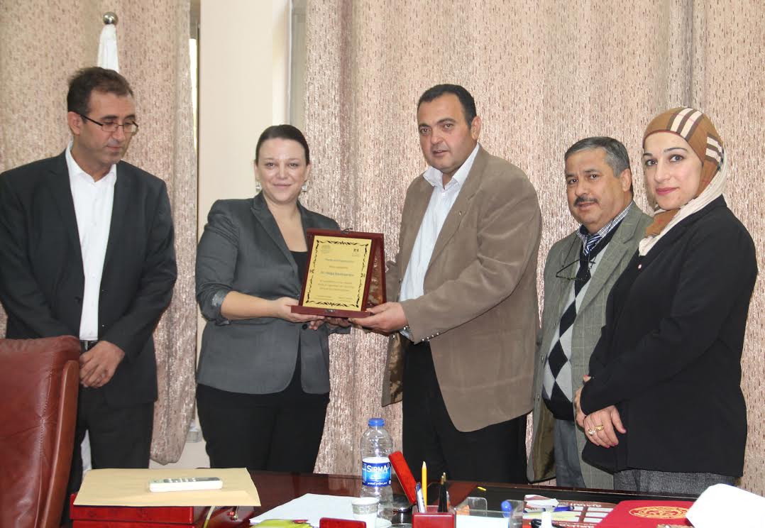 مدير مؤسسة الداد الألمانية تزور جامعة خضوري