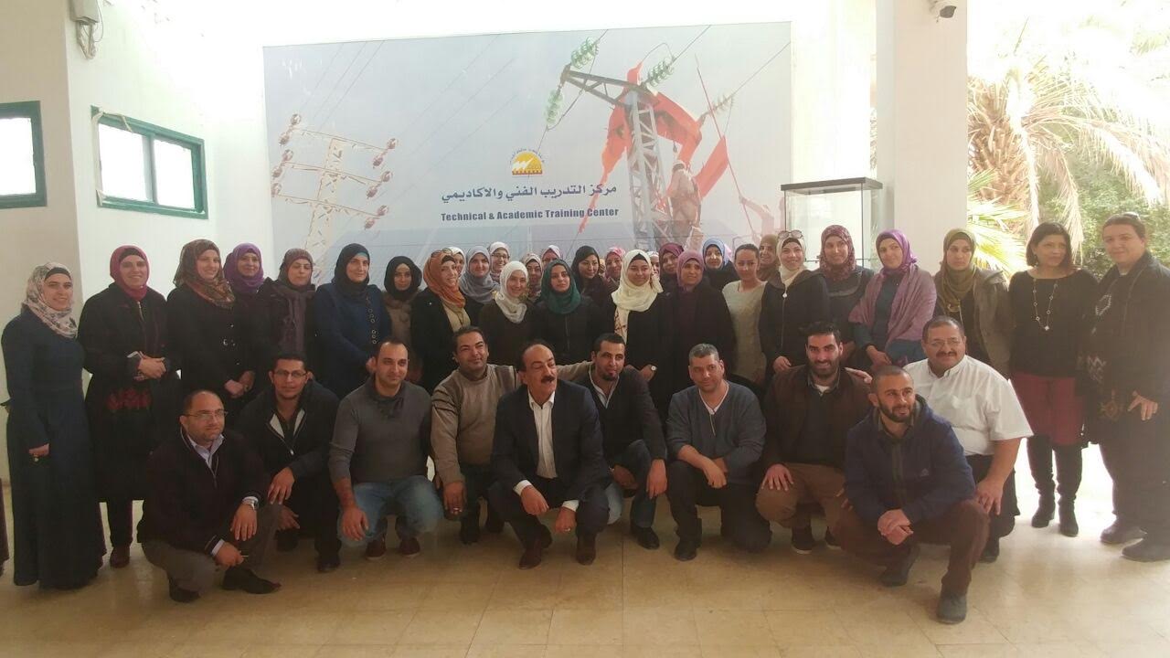مركز التدريب المهني والأكاديمي التابع لكهرباء القدس يستضيف وفداً من معلمي مديرية تربية القدس
