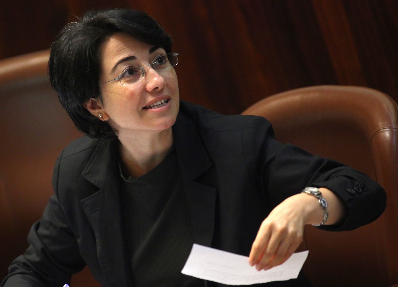 معاريف: الزعبي سافرت إلى عمان بتمويل من قناة القدس