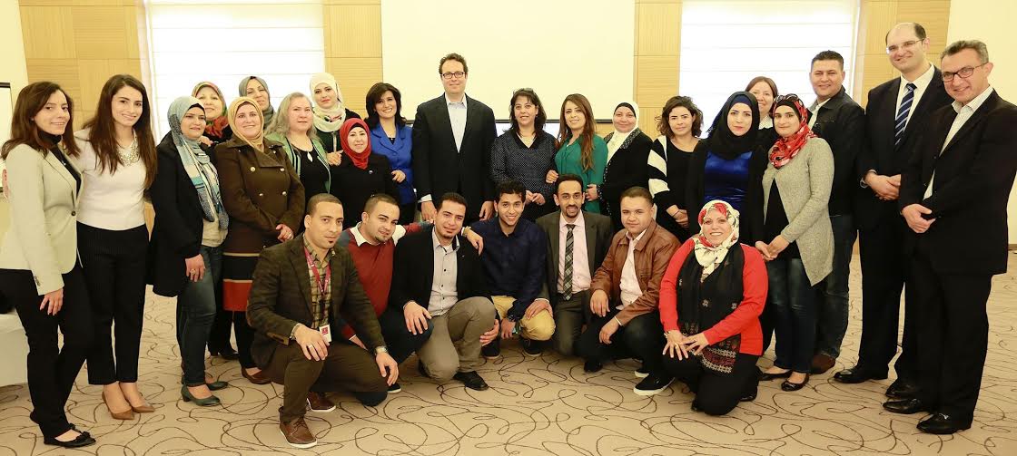 بنك فلسطين يحصل على جائزة أفضل بنك في الشرق الأوسط في الشمول المالي من مجلة "emeafinance" للعام 2015