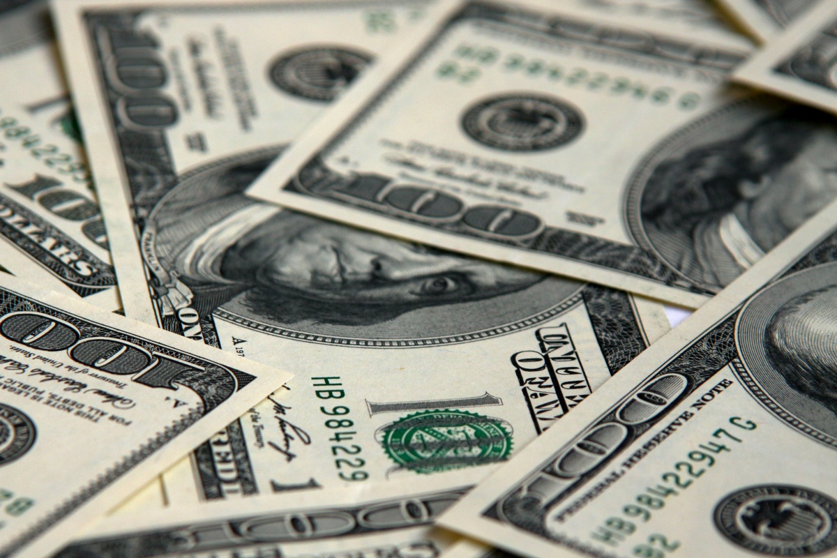 الحكومة تلقّت نحو 750 مليون دولار منذ بداية العام دولار