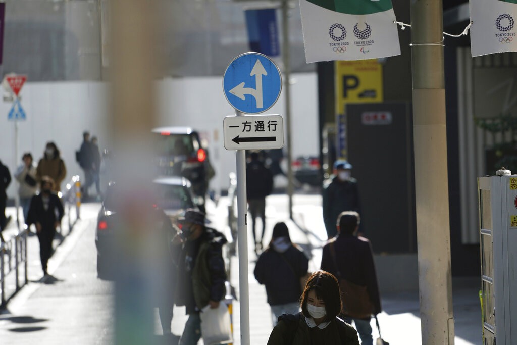 النسخ الجديدة لكورونا تثير القلق بالعالم ودول تغلق معابرها