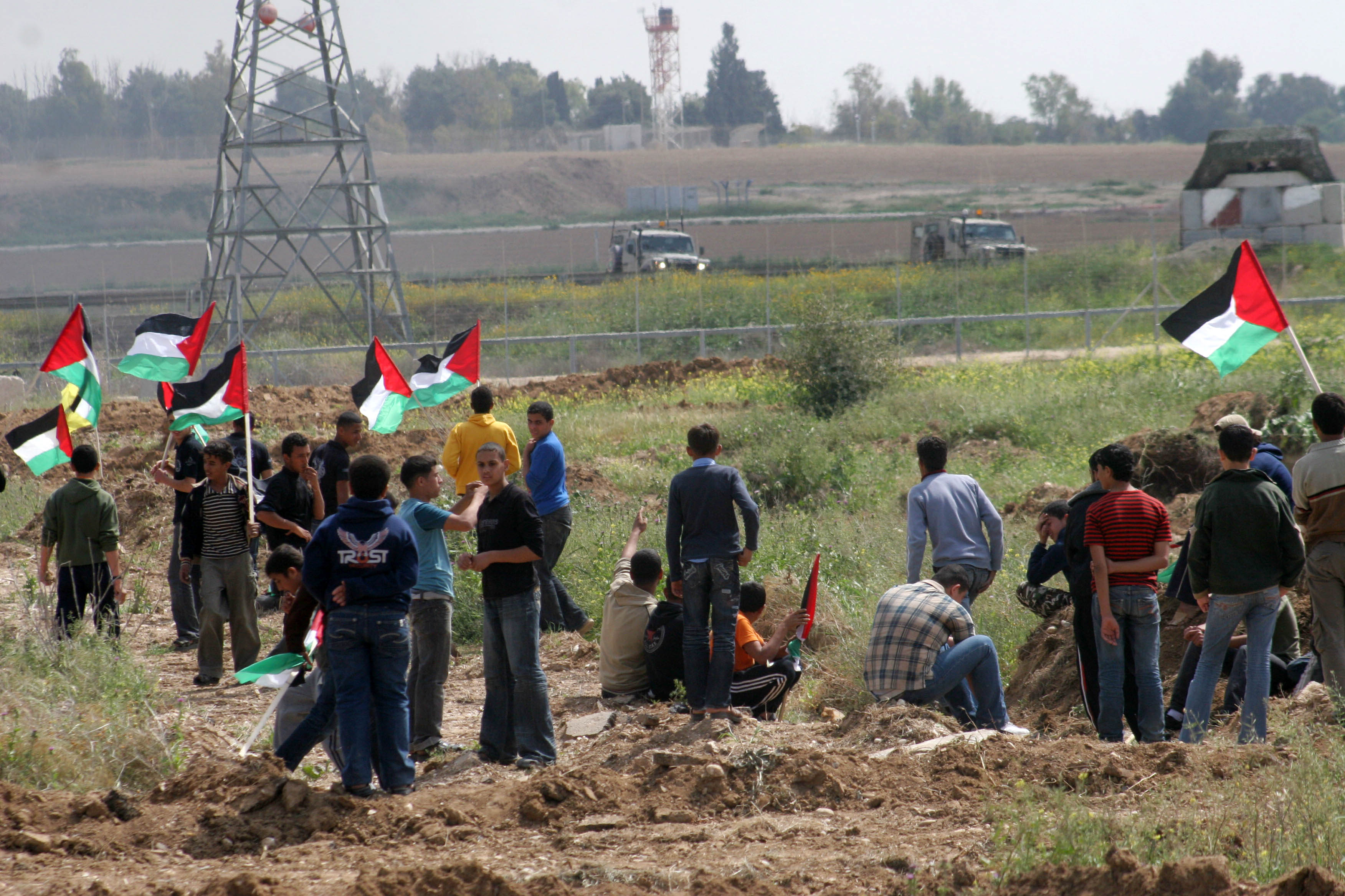 مركز حقوقي: إسرائيل تُصعِّد انتهاكاتها بغزة