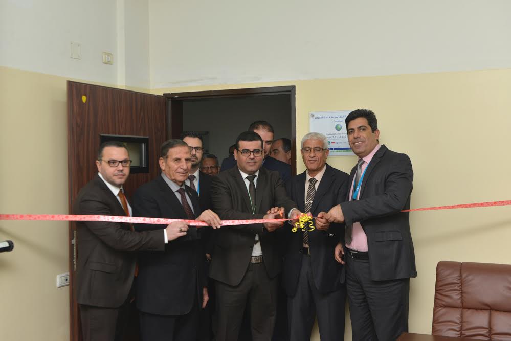 مجموعة الاتصالات الفلسطينية تفتتح قاعة تدريب متعددة الأغراض بجامعة غزة