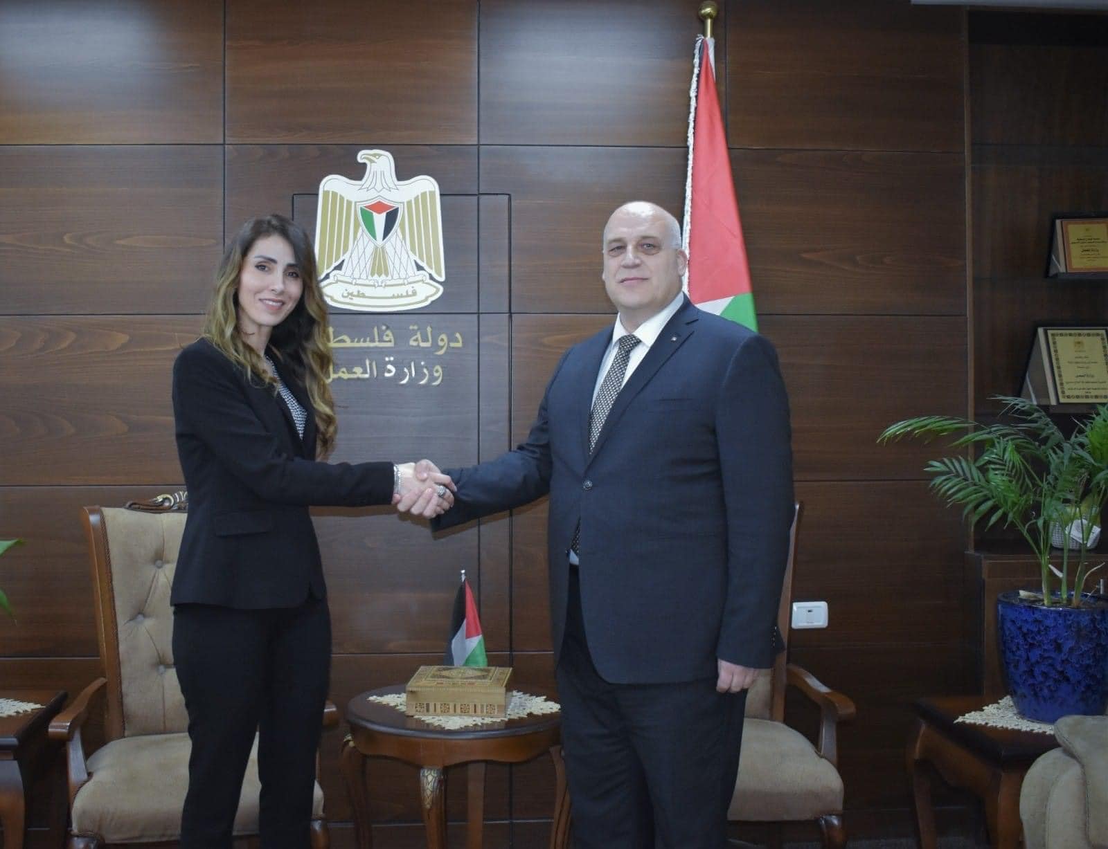 وزيرة العمل تطالب "منظمة العمل العربية" بوضع خطة طارئة لدعم عمال فلسطين
