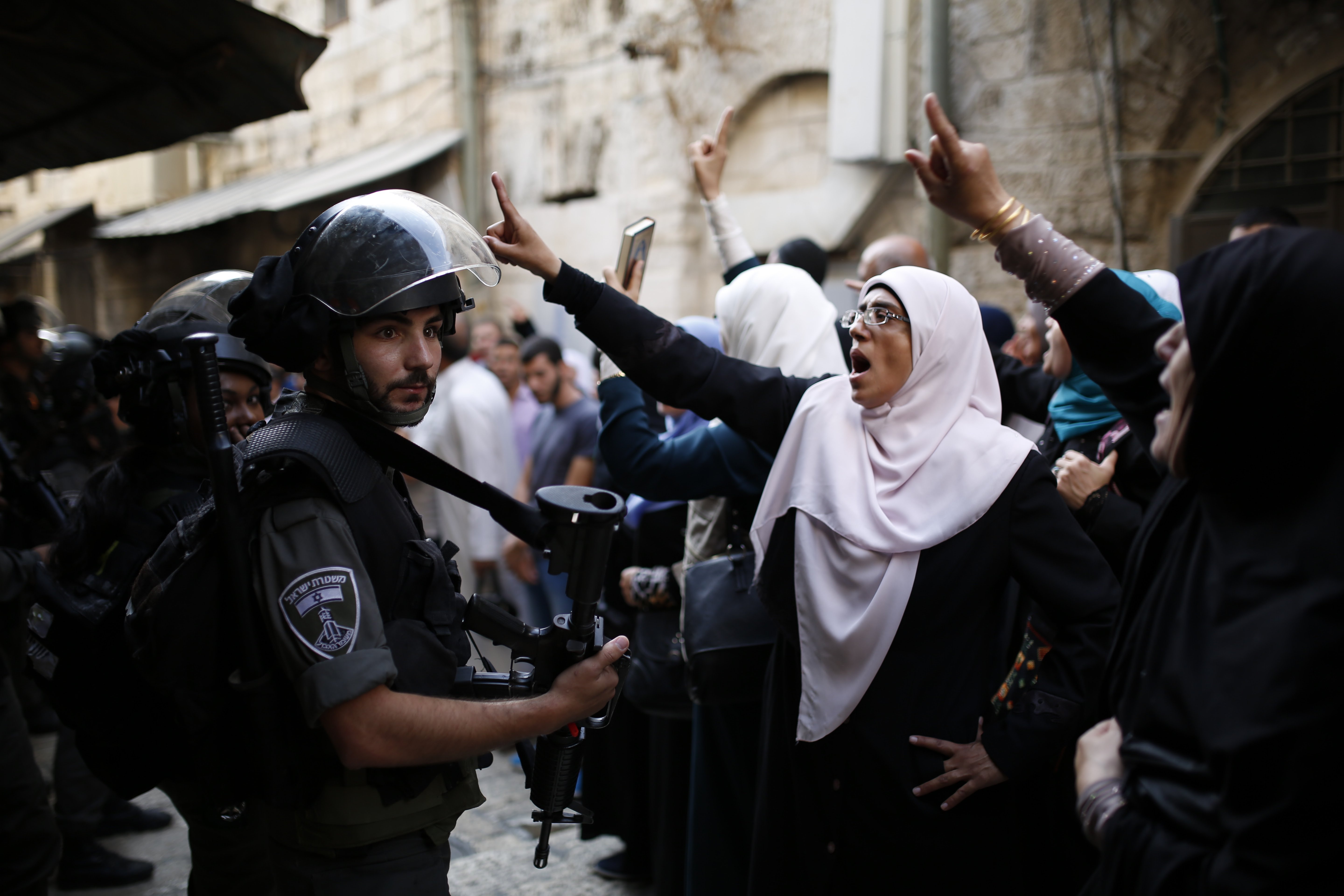 لائحة اتهام ضد 3 فلسطينيين بزعم تمويل المرابطين في الأقصى