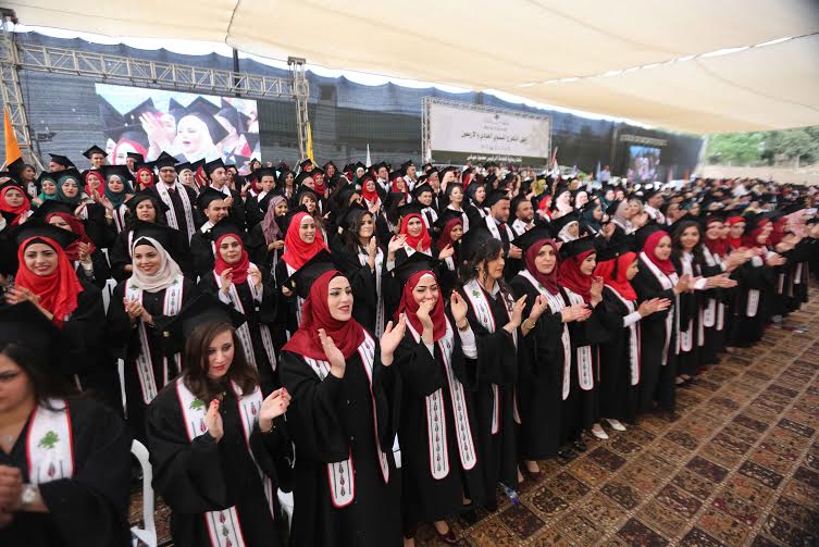 جامعة بيرزيت تخرج دفعة جديدة من طلبتها ضمن الفوج 41