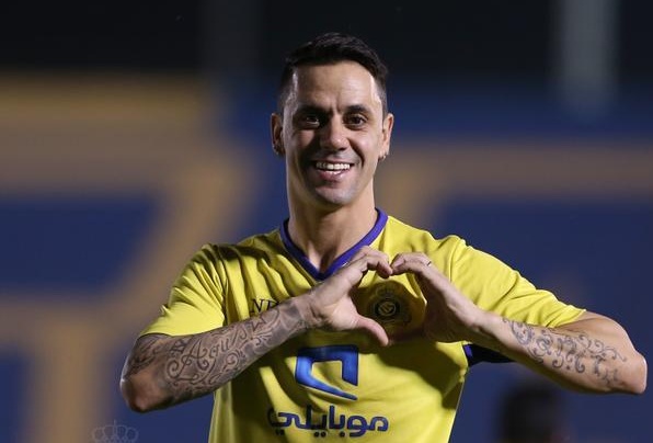 فابيان يُشعل مواقع التواصل الاجتماعي فابيان يُشعل مواقع التواصل الاجتماعي