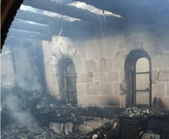 متطرفون يهود يحرقون كنيسة في الناصرة كنيسة