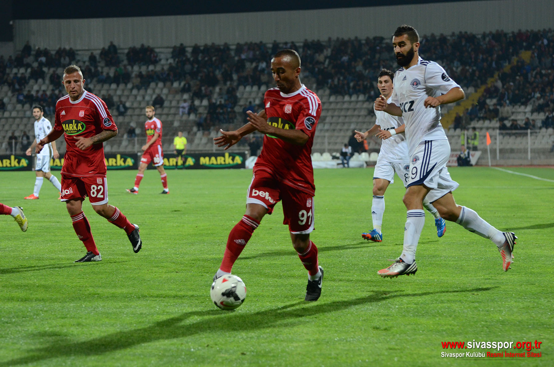 قونيا سبور يعزز موقعه بين كبار الدوري التركي