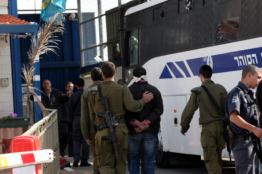 الاحتلال يصدر أوامر اعتقال إداري بحق 34 أسيراً صورة توضيحية