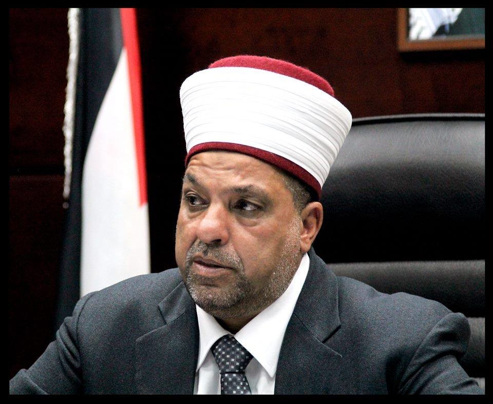 ادعيس: نجري ترتيبات خاصة لسفر معتمري قطاع غزّة يوسف ادعيس